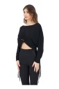 pull-noir-avec-detail-piercing
