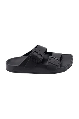 black-sandals-with-adjustable-buckles