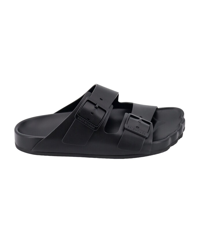 black-sandals-with-adjustable-buckles