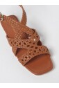 sandales-plates-en-cuir-marron