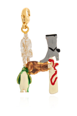 pendant-with-a-letter