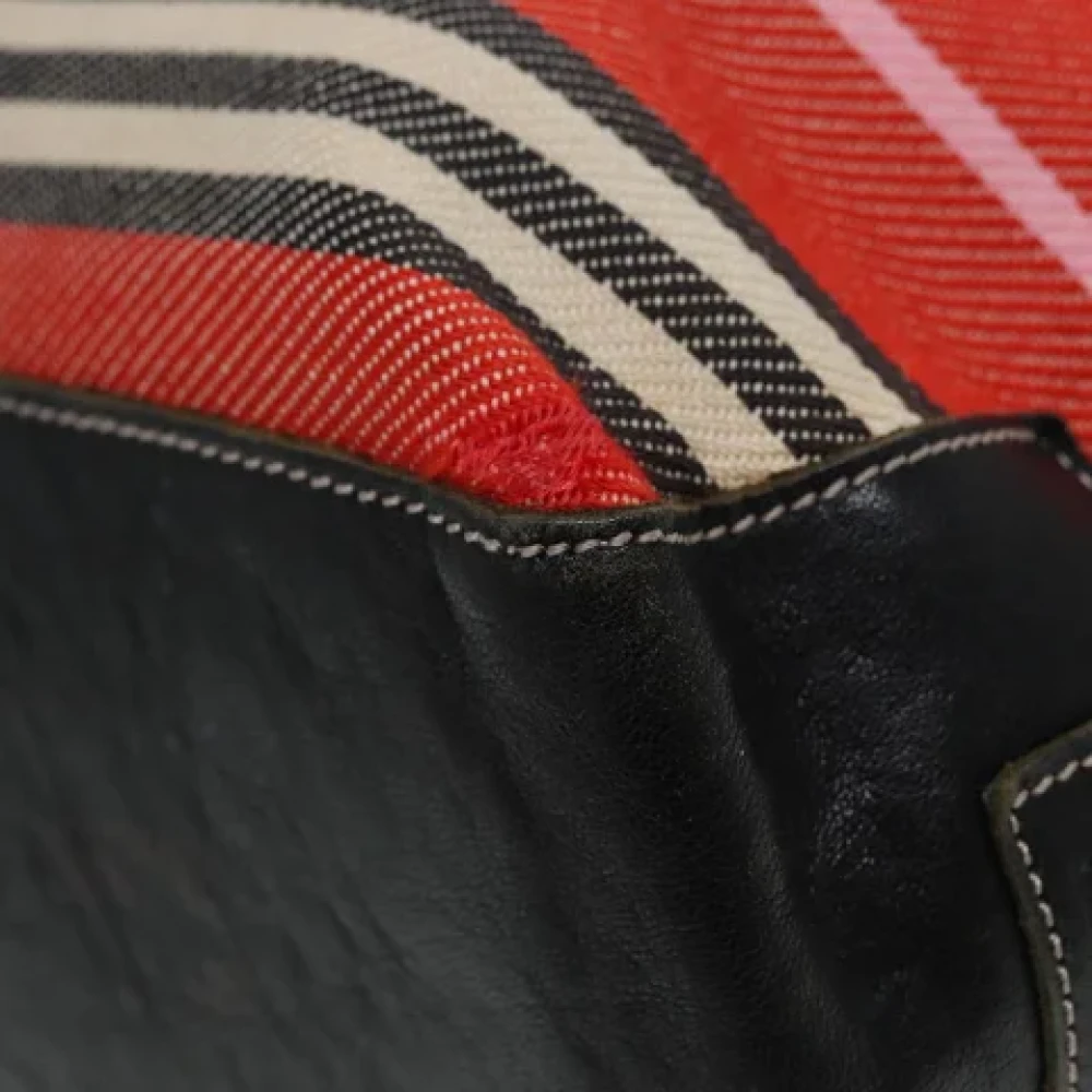 Burberry Vintage Pre-owned Canvas shoulder-bags Red Dames