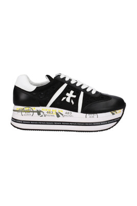 baskets-a-lacets-perforees-avec-semelle-compensee