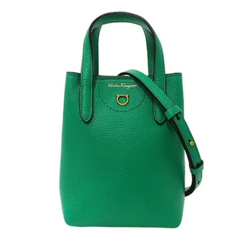 Salvatore Ferragamo Pre-owned Leather handbags Green Dames