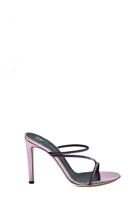 stylish-sneakers-for-a-trendy-look