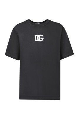 black-t-shirt-with-logo-print