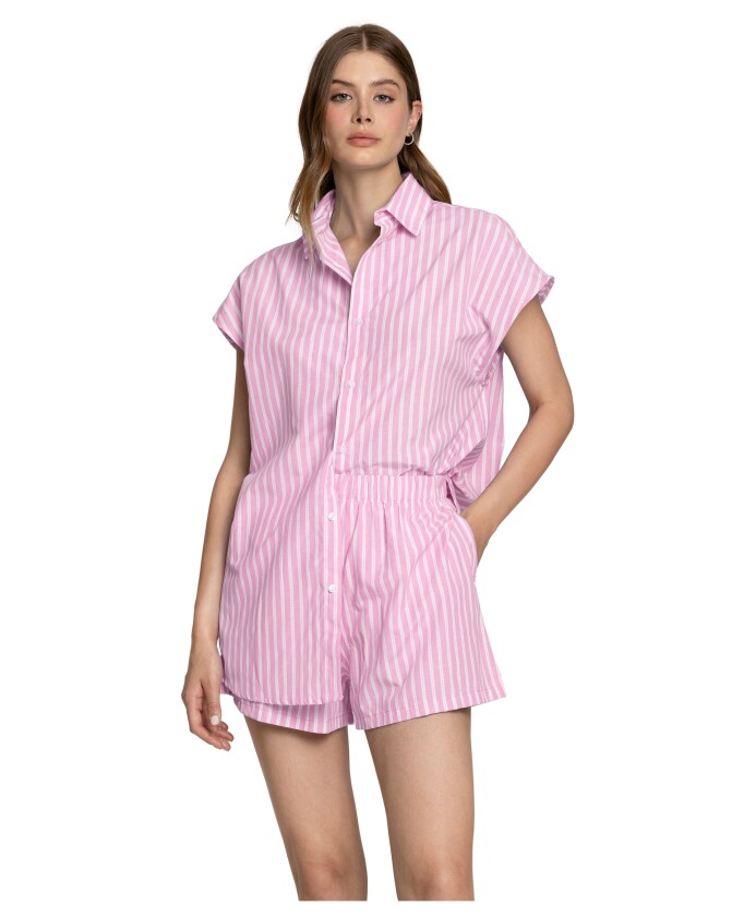 verticale-lijnen-modellen-collectie-ss25