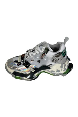 silver-white-black-sneaker-trendy-style