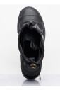 chaussures-a-lacets-et-semelle-epaisse