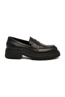 black-leather-loafer-shoe