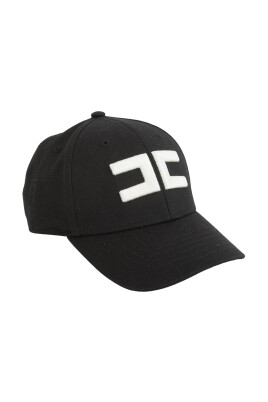 casquette-elegante-pour-un-look-tendance
