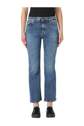 moderne-straight-leg-jeans