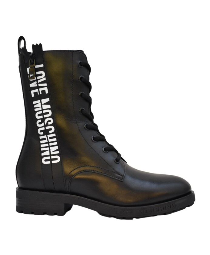 chaussures-noires-a-lacets-pour-femmes-aw21
