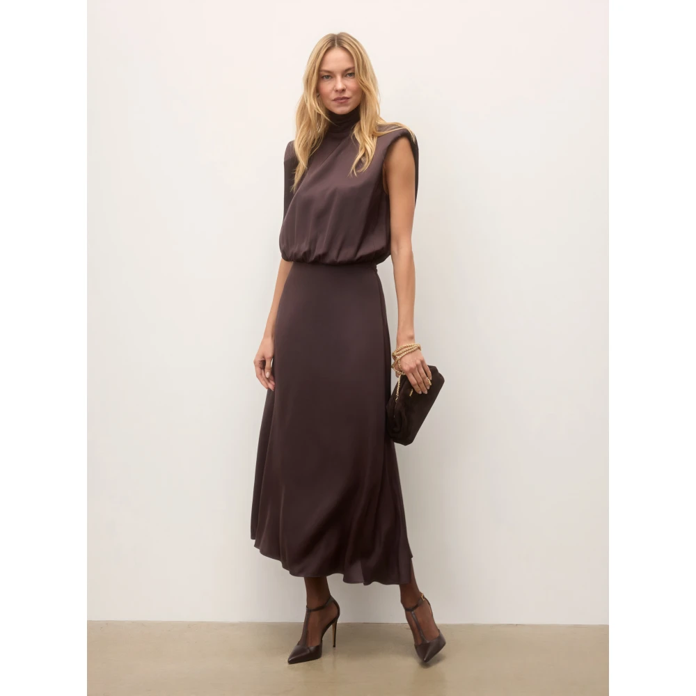 Kazar T-strap Pumps
