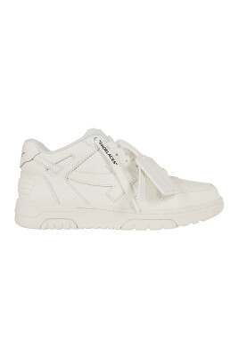 sneakers-blanches-chaussures-decontractees-elegantes