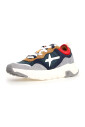 sneakers-bleues-avec-un-design-unique
