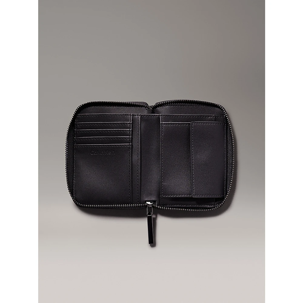 Calvin Klein Gewatteerde Logo Ritsportemonnee voor Vrouwen Black Dames