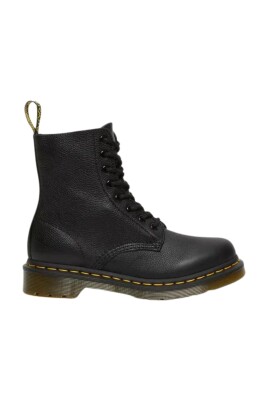 8-eyelet-boot