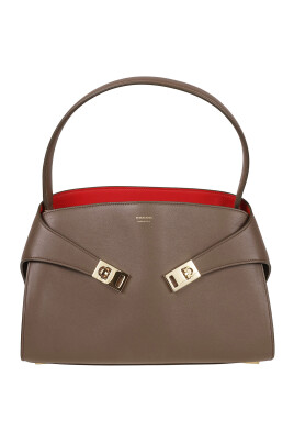 stylish-handbag-for-fashionable-women
