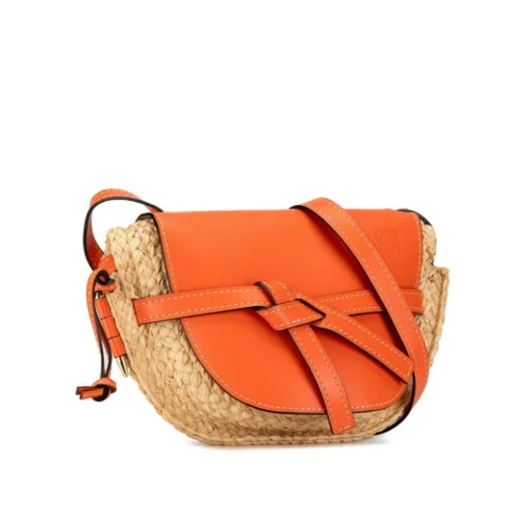 Loewe Pre-owned Leather shoulder-bags Orange Dames