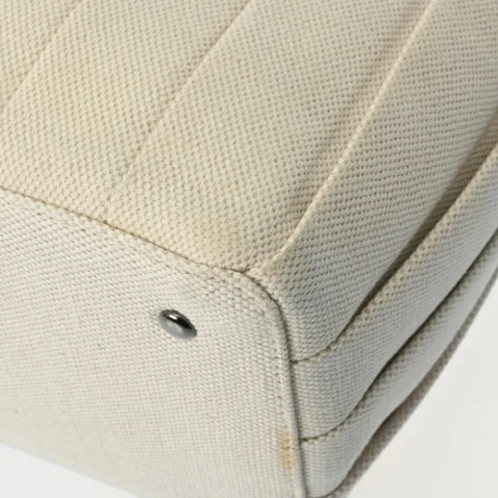 Valentino Vintage Pre-owned Leather handbags Beige Dames