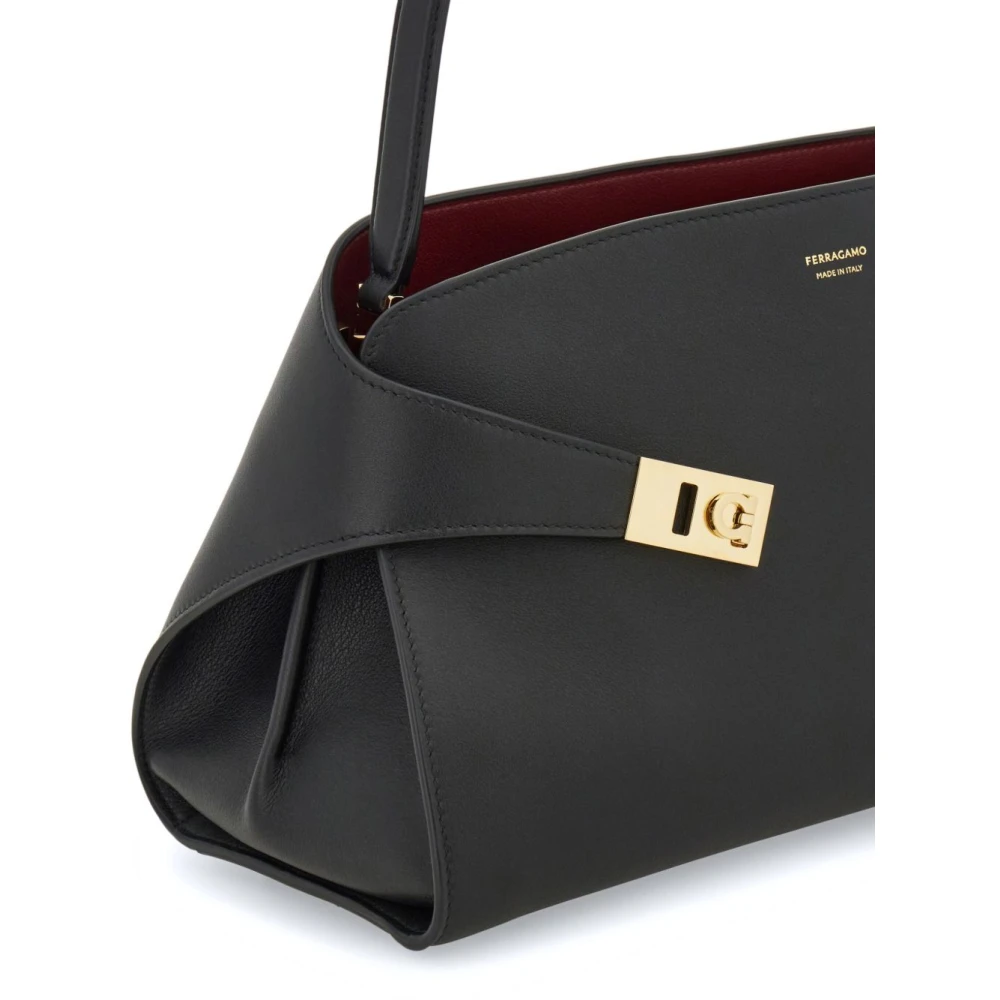 Salvatore Ferragamo Zwarte Lamsvacht Gancini Handtas Black Dames