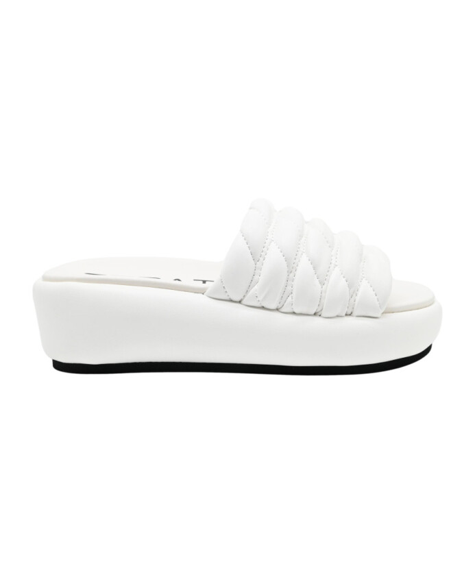 sandalen-en-slippers-wit