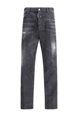 vintage-skater-jeans-with-iconic-patch