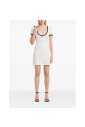 robe-a-encolure-degagee-et-logo-brode
