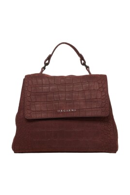 red-crocodile-handbag-elegant-style