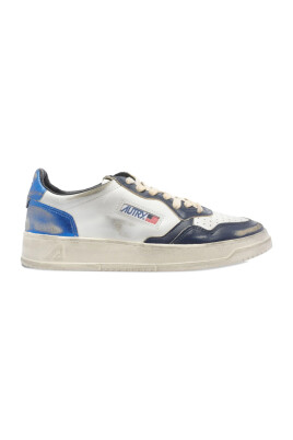 sneaker-blanc-en-cuir-effet-vieilli