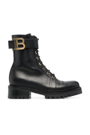 Schnürstiefel