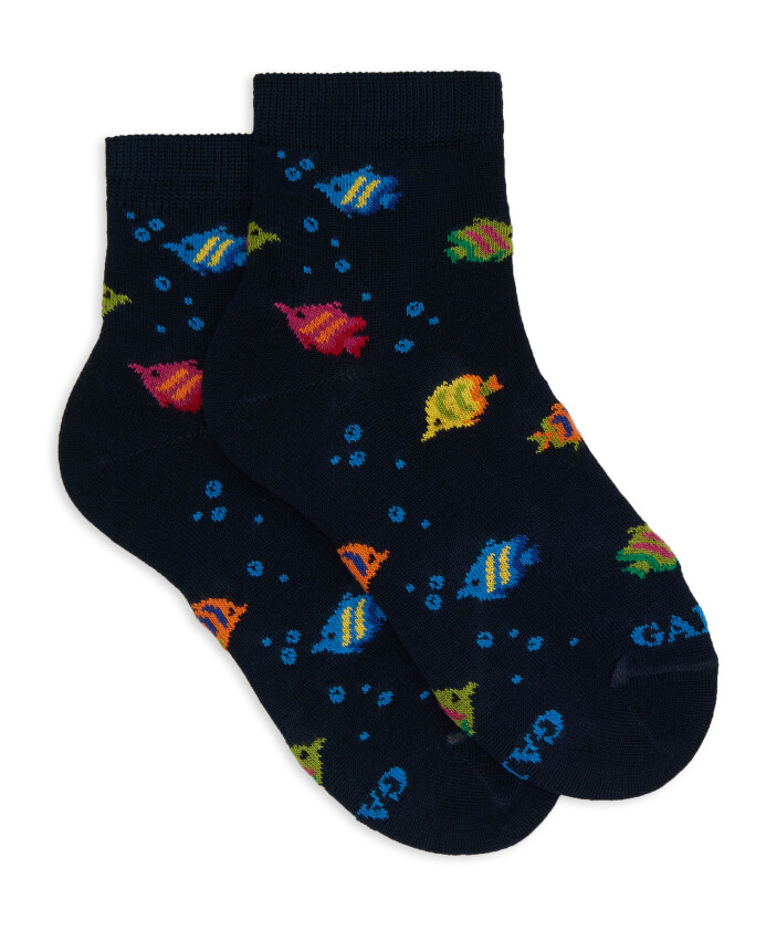 socks-andamp-tights