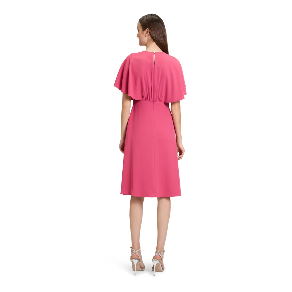 Vera Mont Cocktailjurk met uitlopende rok en V-hals Red Dames