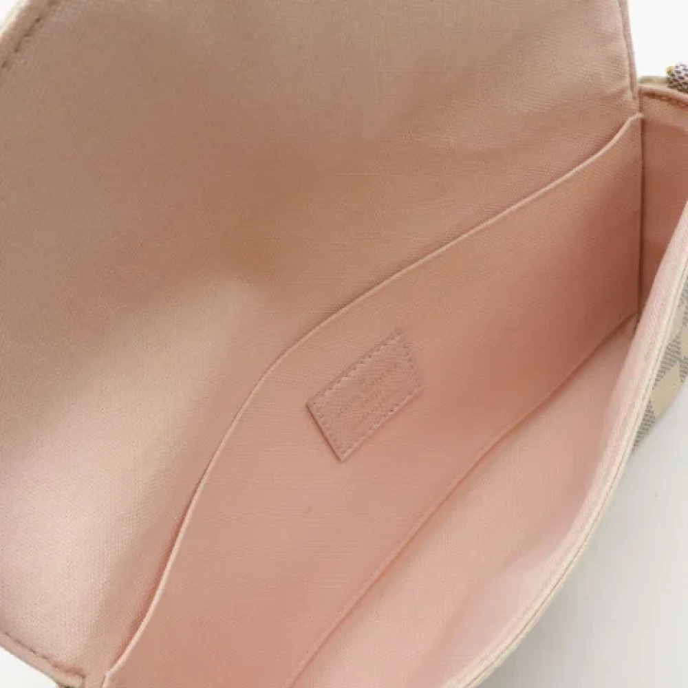 Louis Vuitton Vintage Pre-owned Plastic shoulder-bags Beige Dames