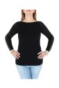 black-round-neck-knitwear