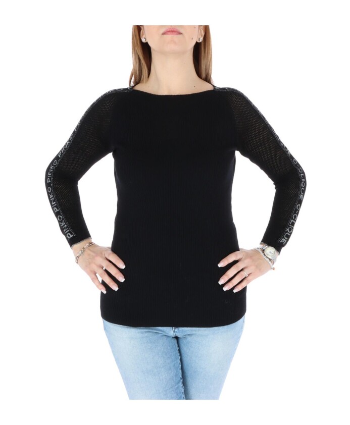 black-round-neck-knitwear