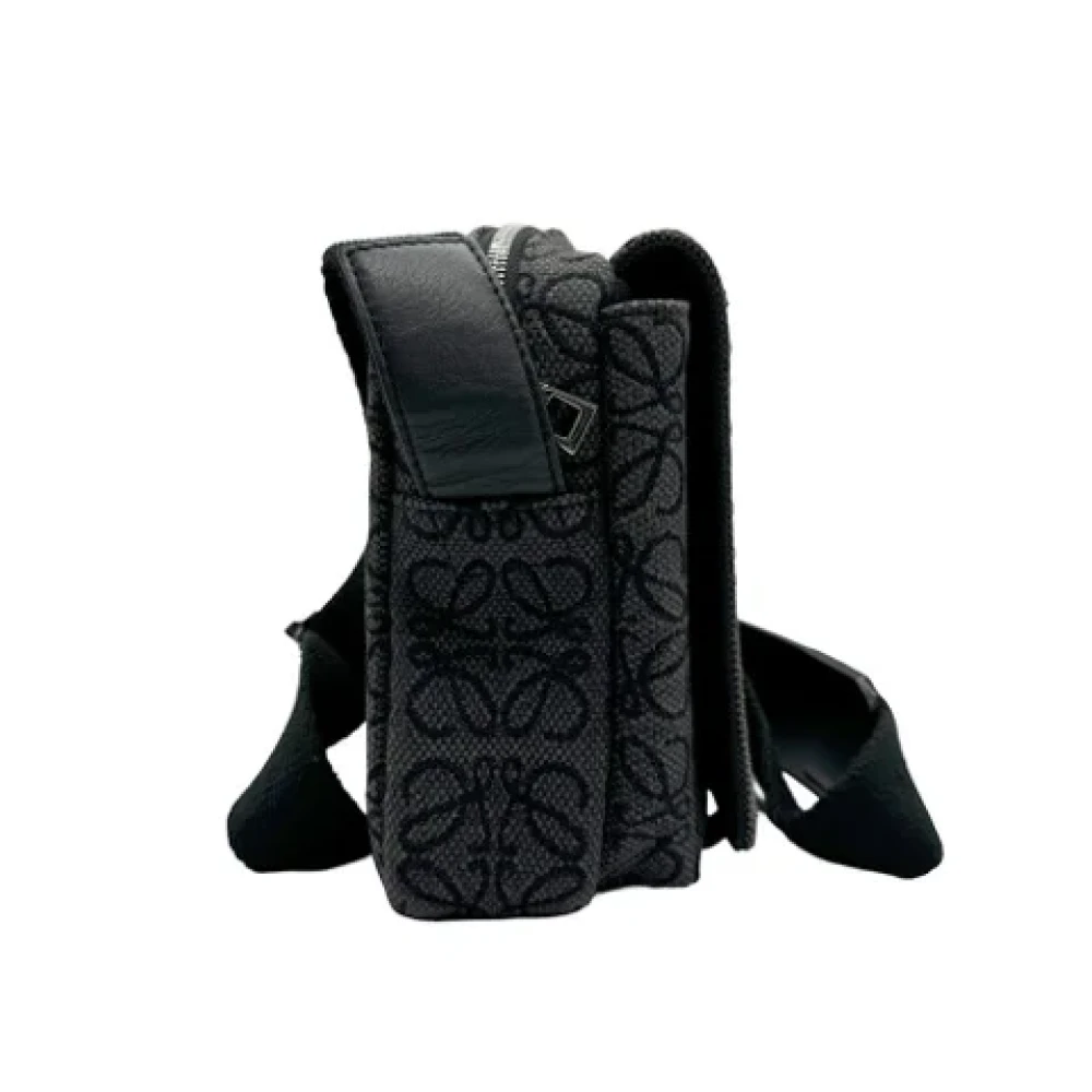 Loewe Pre-owned Canvas shoulder-bags Black Heren