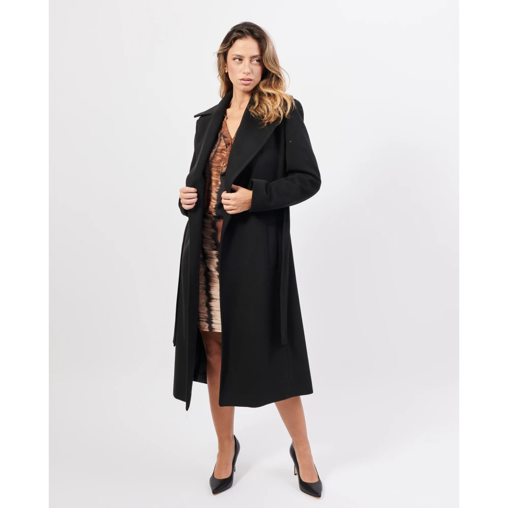Jijil Zwarte Lange Jas met Riem Sluiting Black Dames