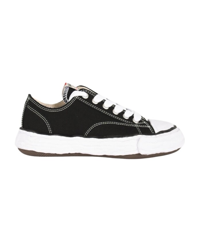 sneakers-en-toile-avec-semelle-en-caoutchouc-design