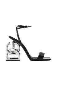 Sandalen mit dekorativer Ferse