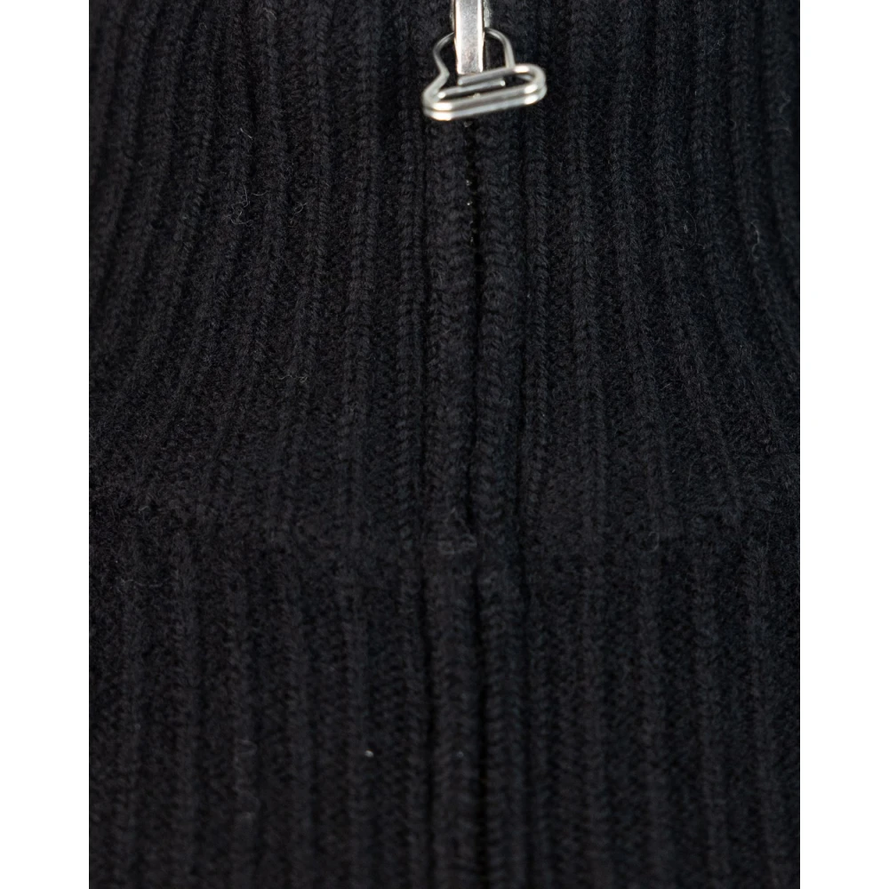 A.p.c. Zwarte Geribbelde Trui Oversized Rits Hals Black Dames
