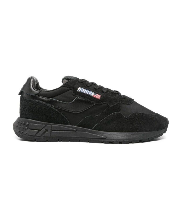 sneakers-noires-pour-un-look-elegant