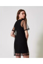 robe-noire-en-tulle-brodee-ensemble