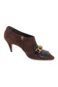 chaussure-en-daim-avec-franges-et-chaine