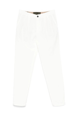 white-slim-fit-jeans-with-pockets