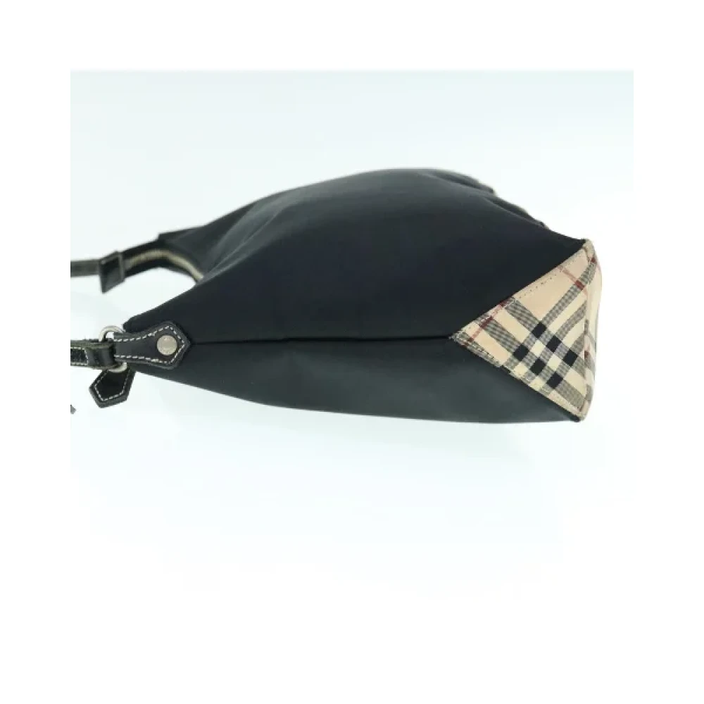 Burberry Vintage Pre-owned Nylon shoulder-bags Black Dames