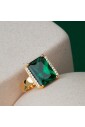 bague-doree-avec-zirconia-vert-taille-emeraude