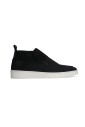 zwarte-suede-laarzen-met-witte-zool