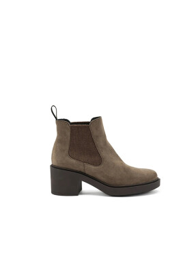 suede-ankle-boots-with-comfortable-heel